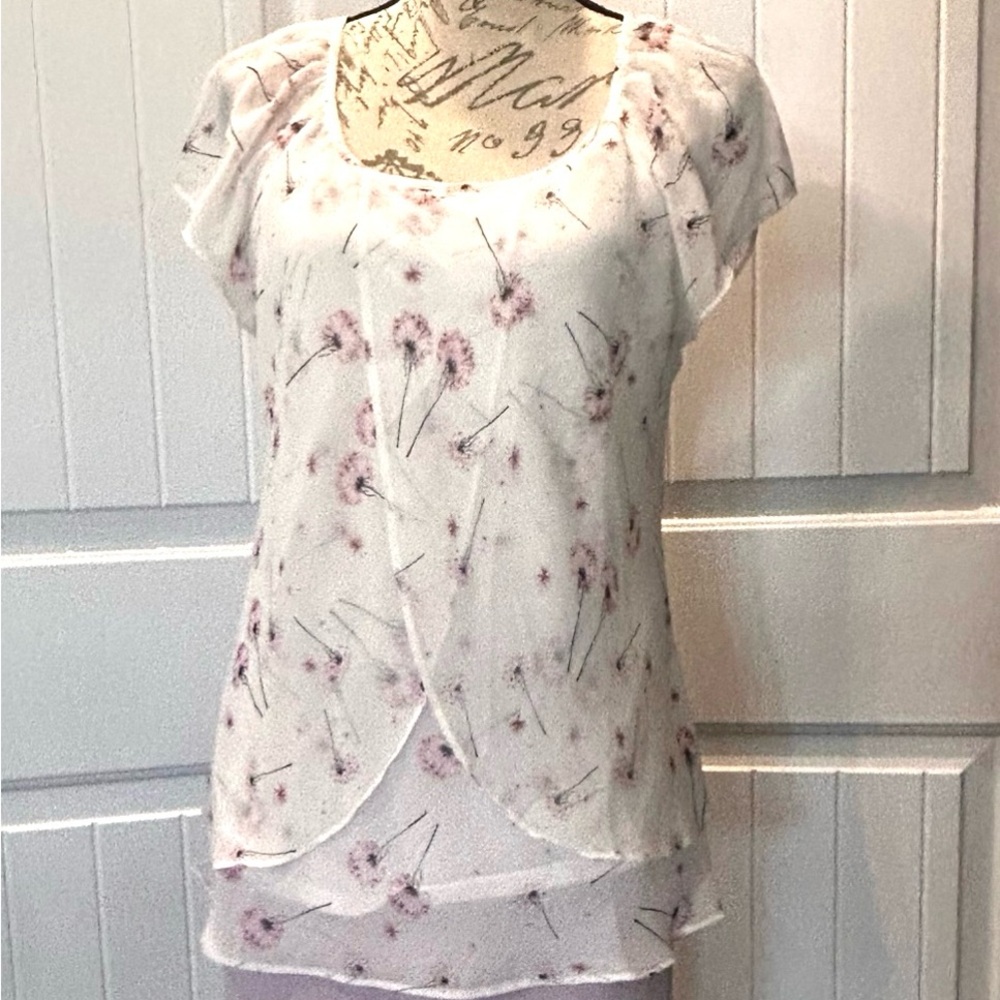 Feminine white blouse Dainty Flower Pattern Light Layers Short Sleeve Size M